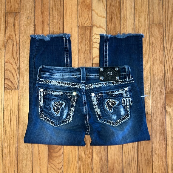 Miss Me Signature Cropped Jeans - Picture 2 of 4